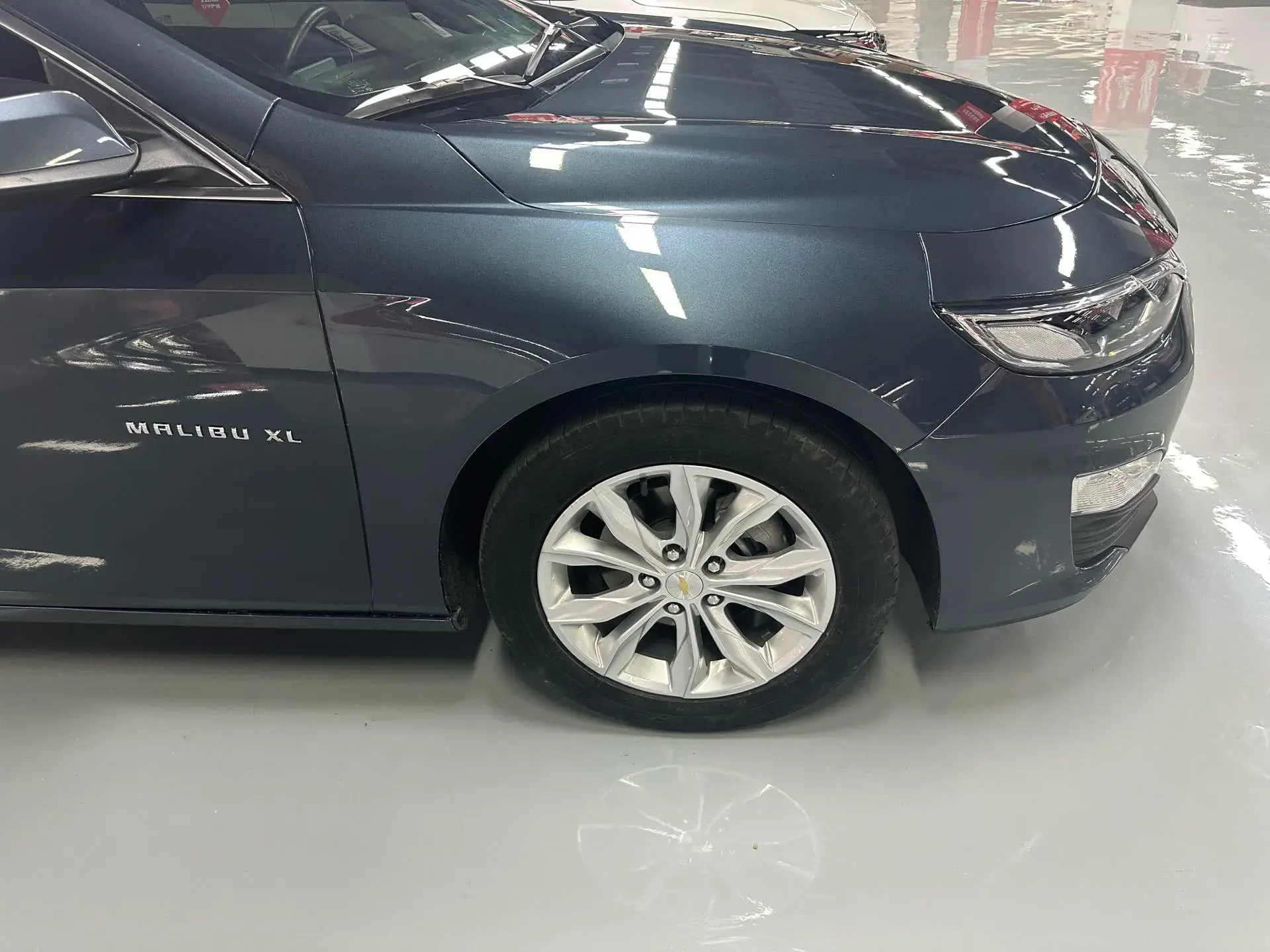 2021 CHEVROLET MALIBU thumbnail 3