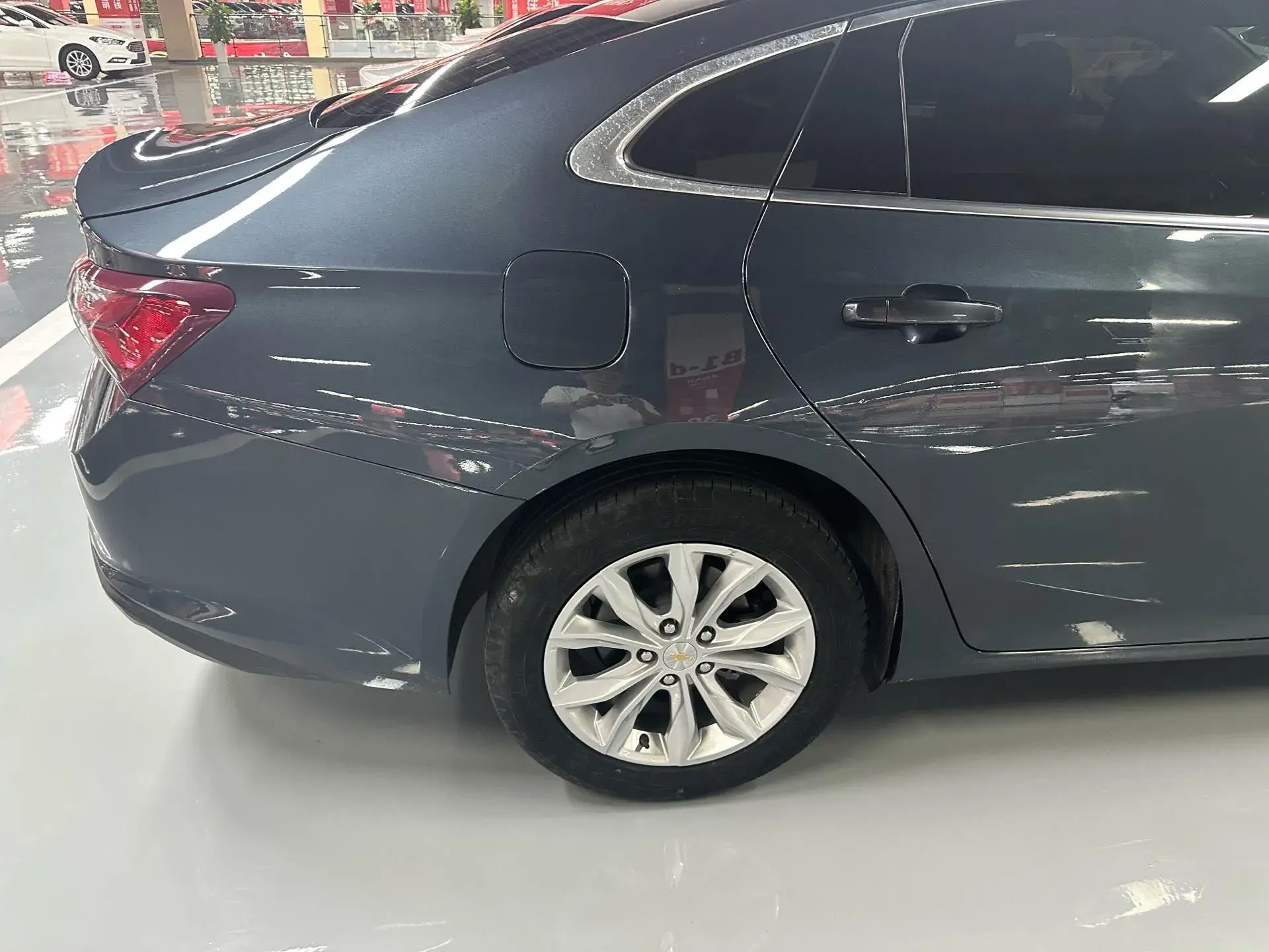 2021 CHEVROLET MALIBU thumbnail 4