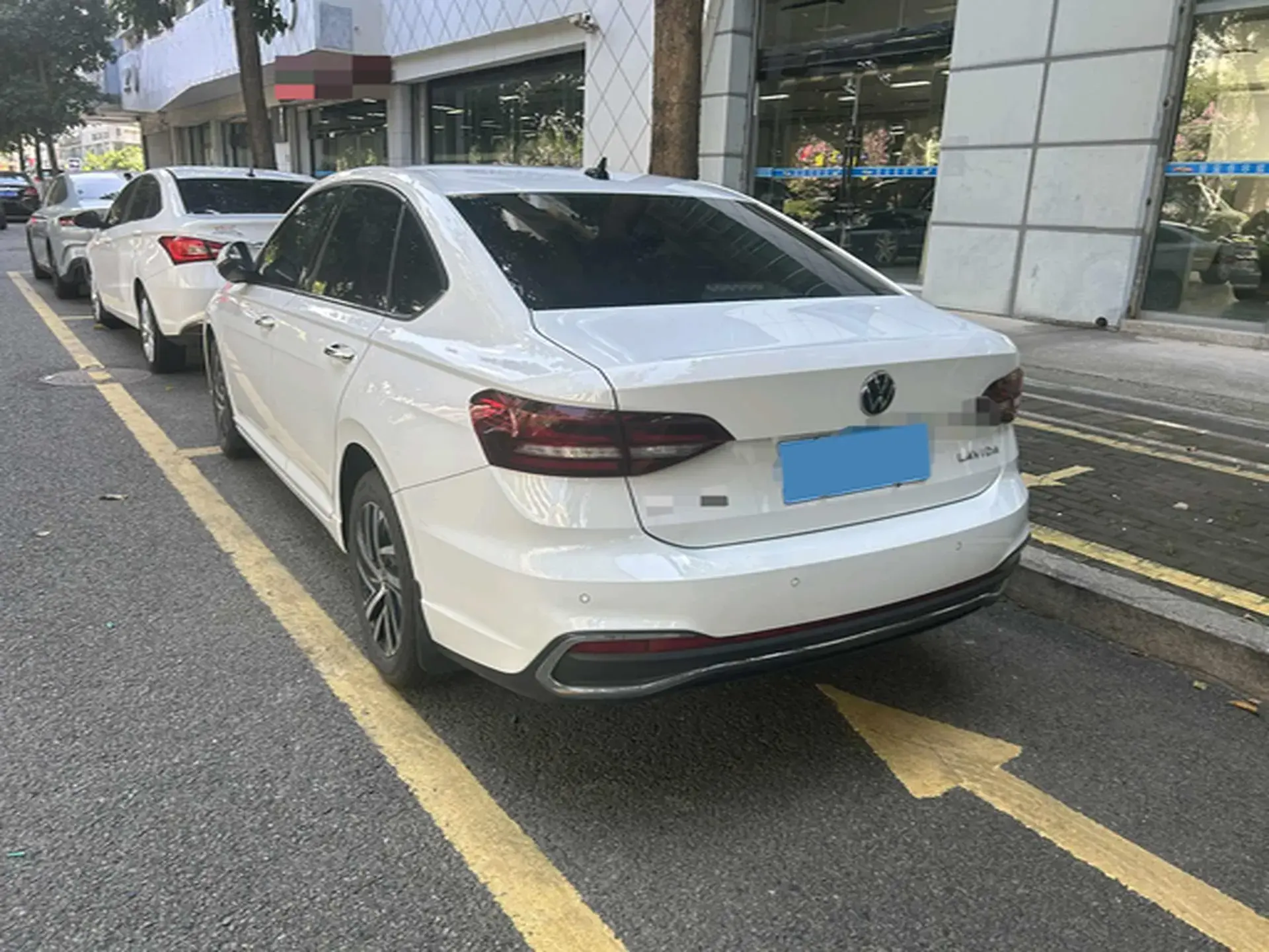 2023 VOLKSWAGEN LAVIDA thumbnail 3