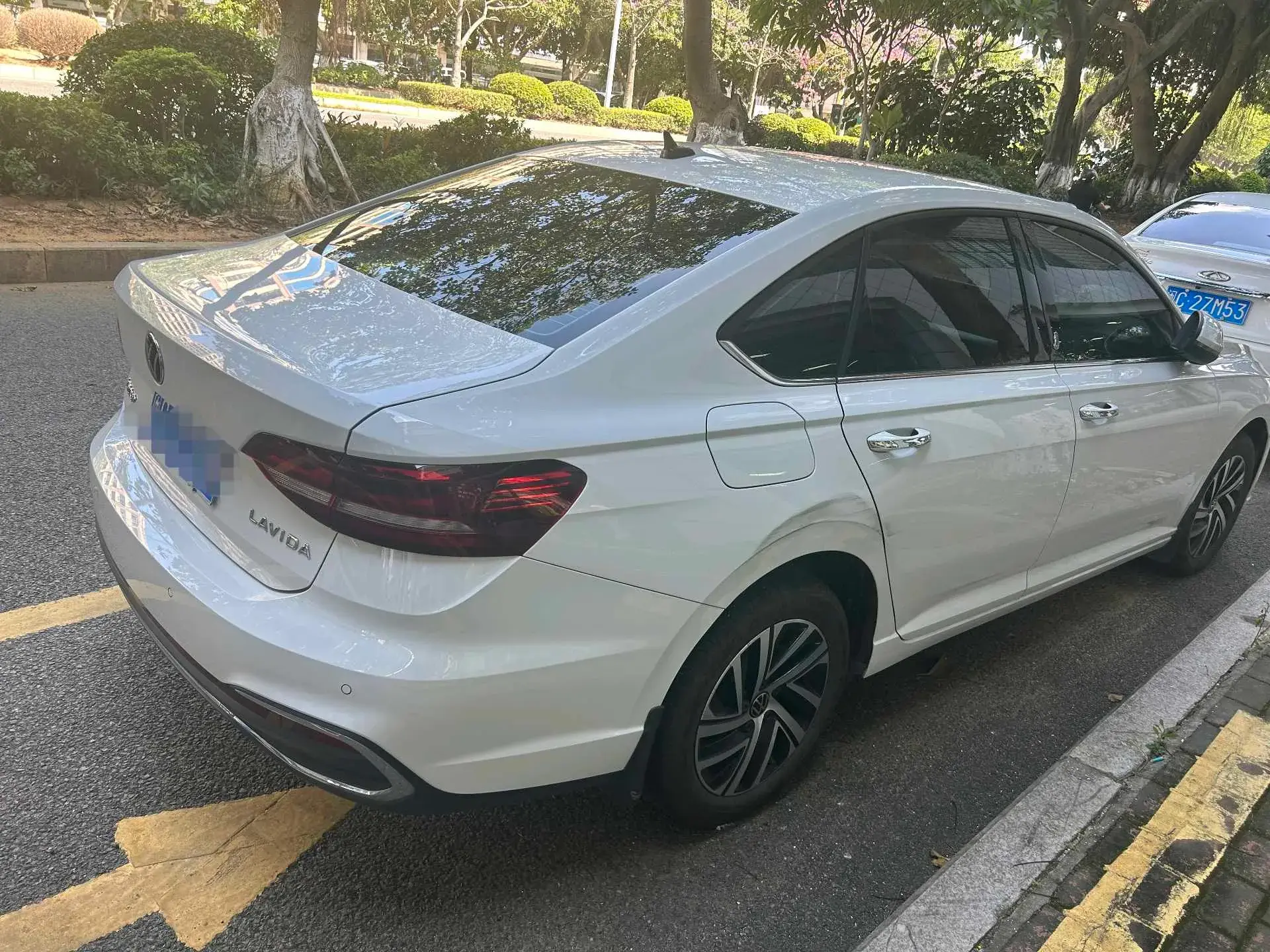 2023 VOLKSWAGEN LAVIDA thumbnail 4