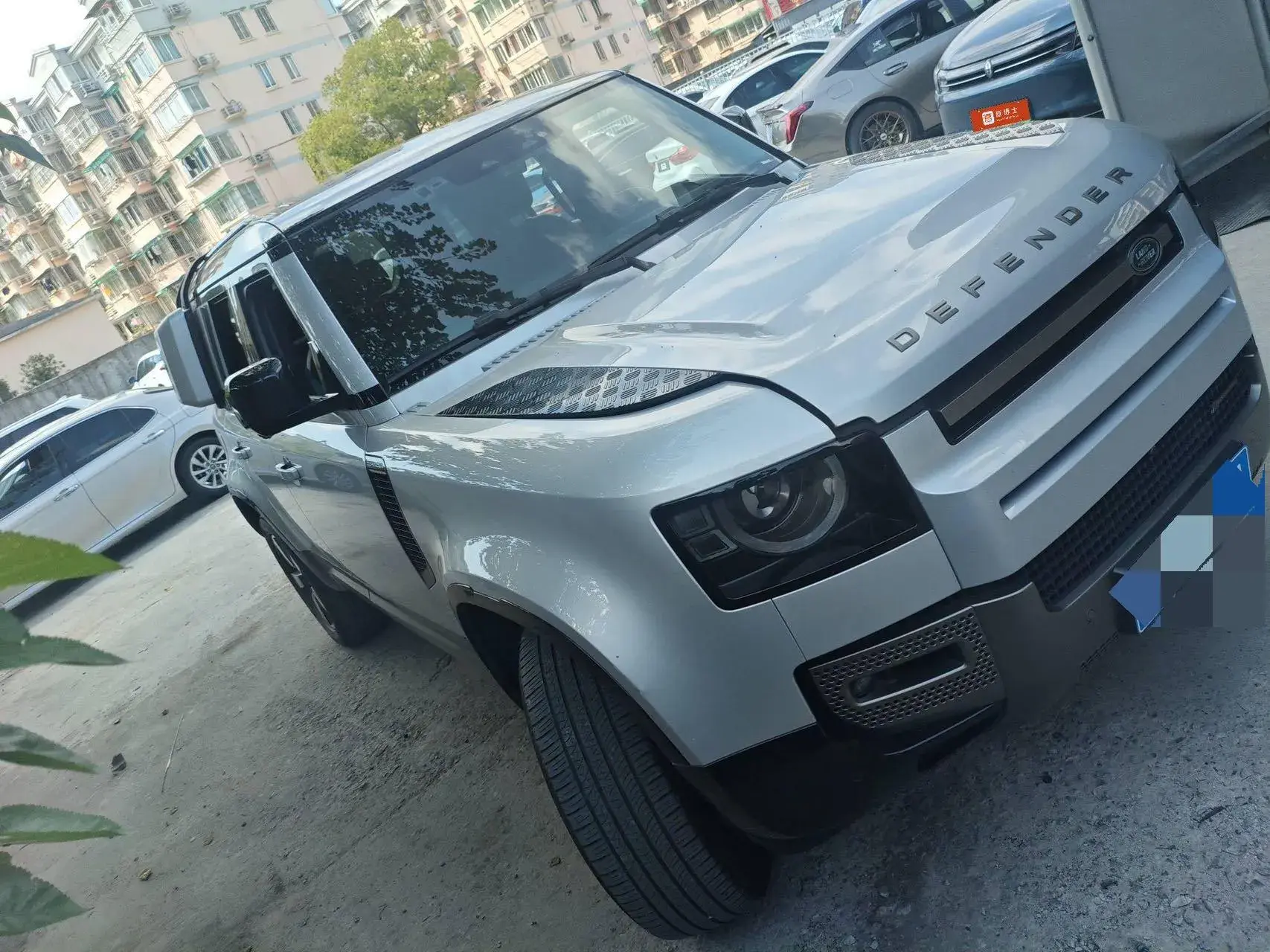 2023 LAND ROVER thumbnail 2