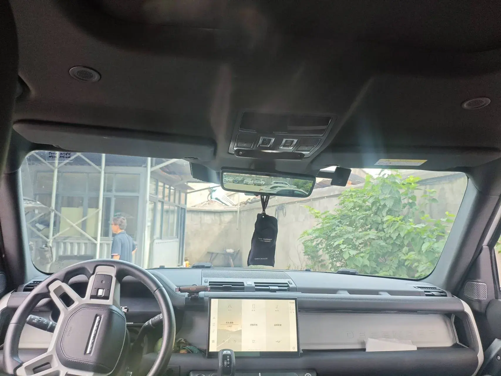 2023 LAND ROVER thumbnail 3