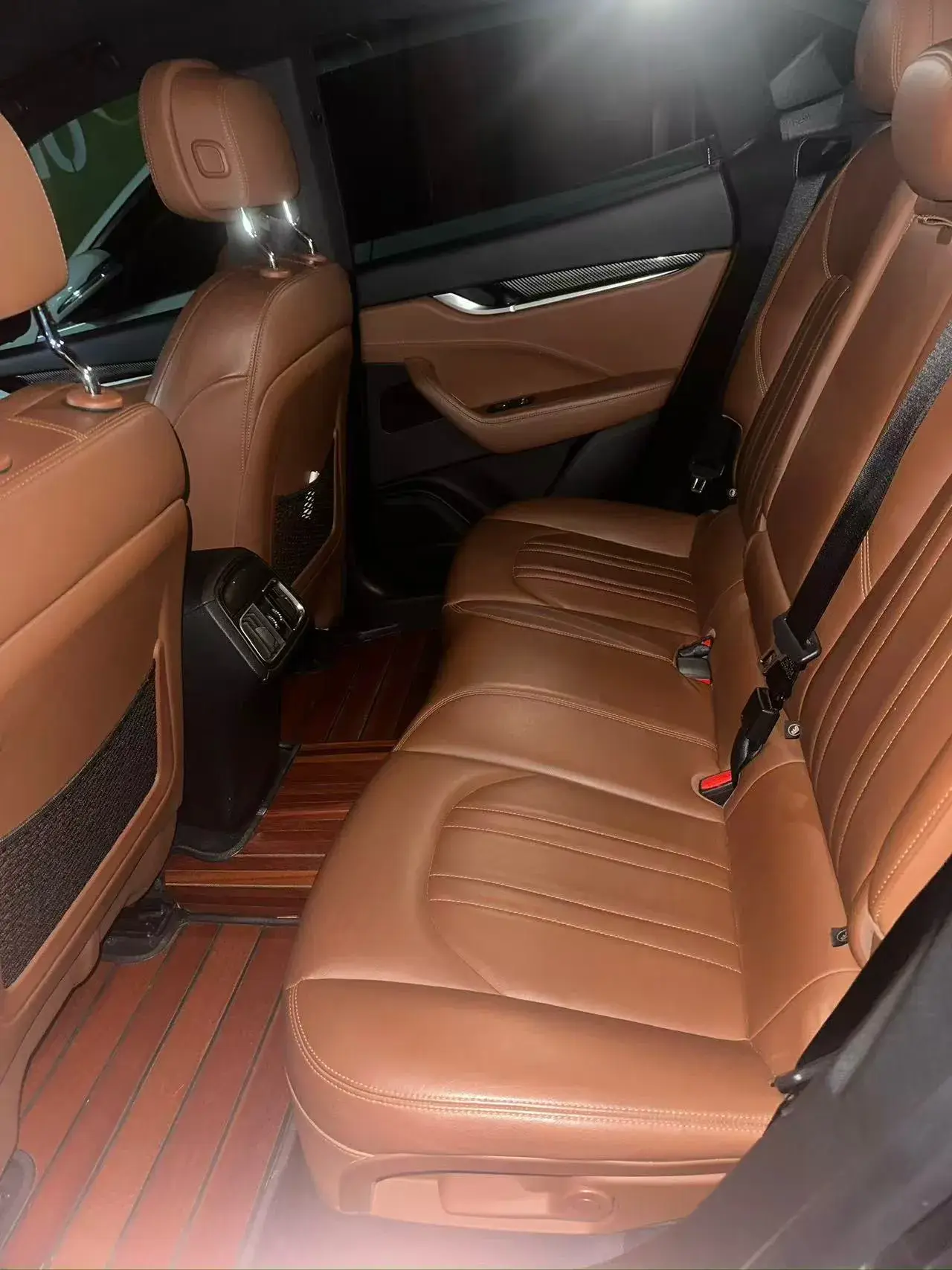 2016 MASERATI LEVANTE thumbnail 3