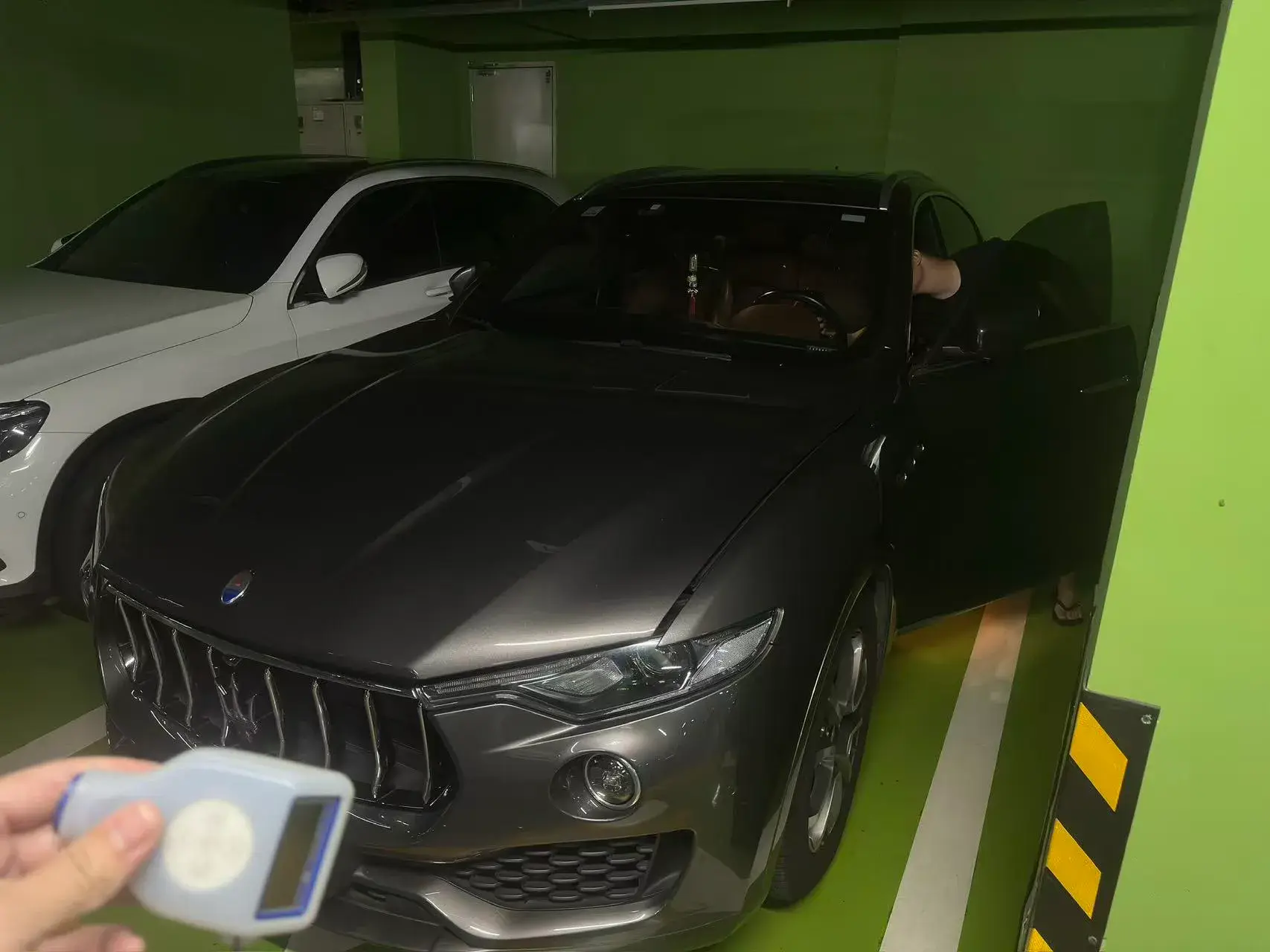 2016 MASERATI LEVANTE view 1