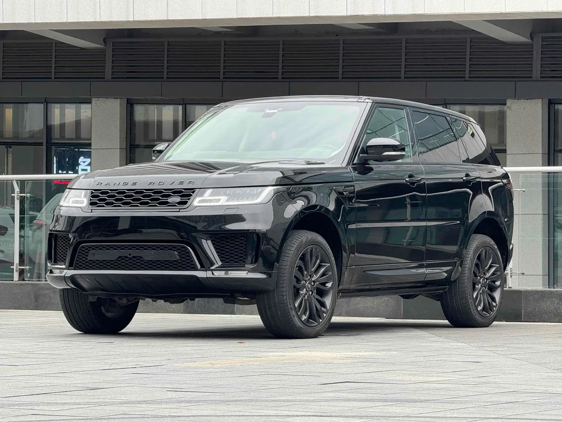2017 LAND ROVER view 1