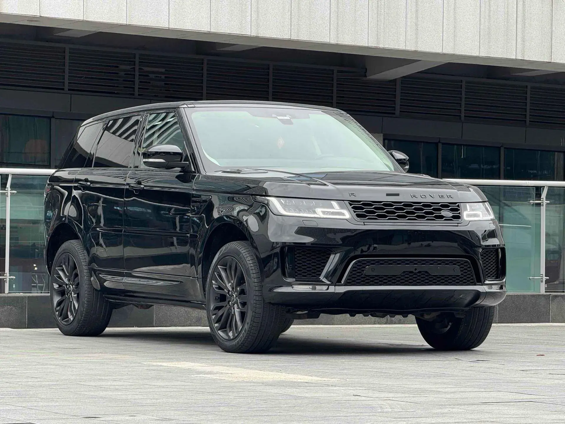2017 LAND ROVER thumbnail 3