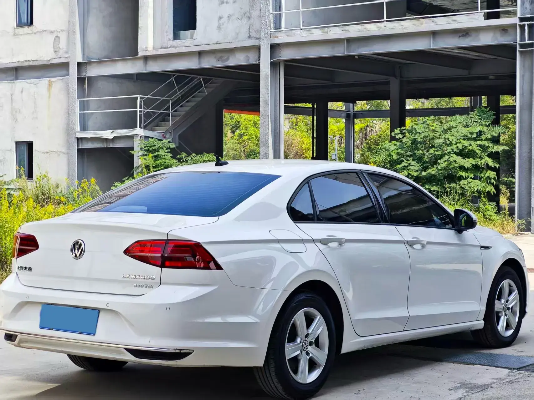 2021 VOLKSWAGEN LAMANDO thumbnail 4