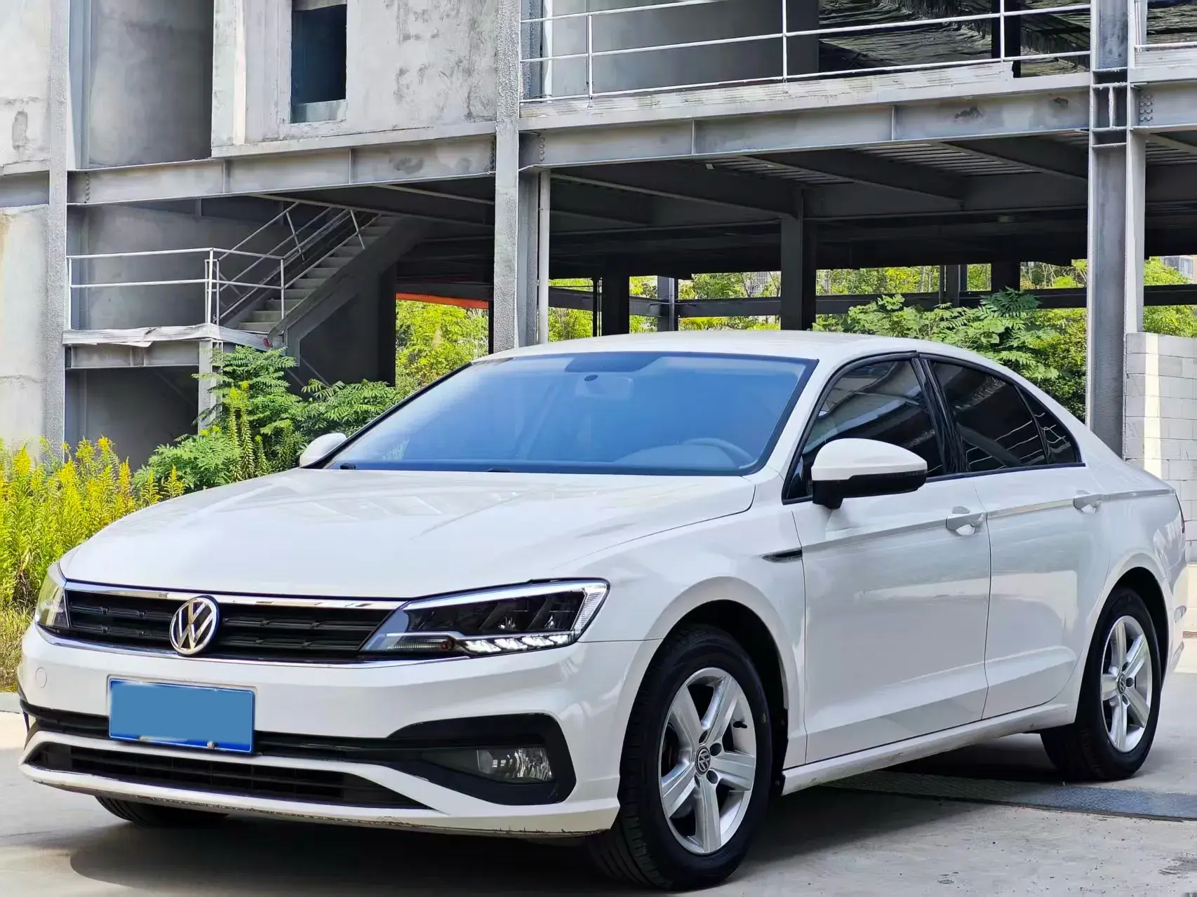 2021 VOLKSWAGEN LAMANDO view 1