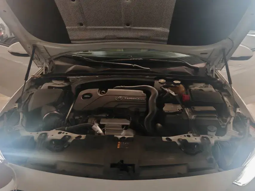 2020 BUICK REGAL thumbnail 2