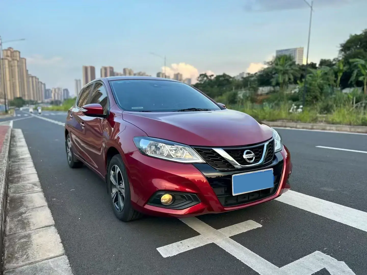 2020 NISSAN TIIDA thumbnail 3
