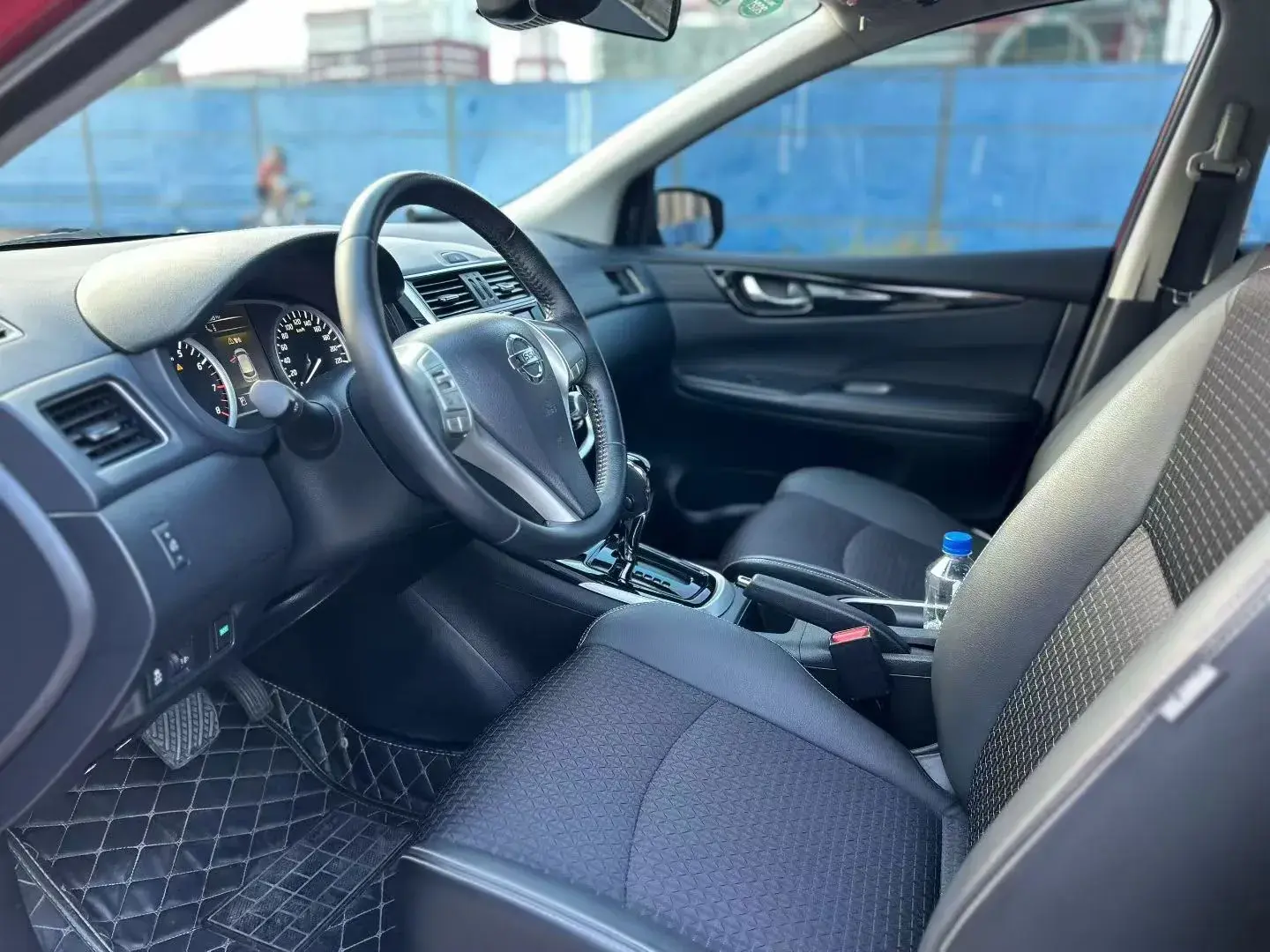 2020 NISSAN TIIDA thumbnail 4