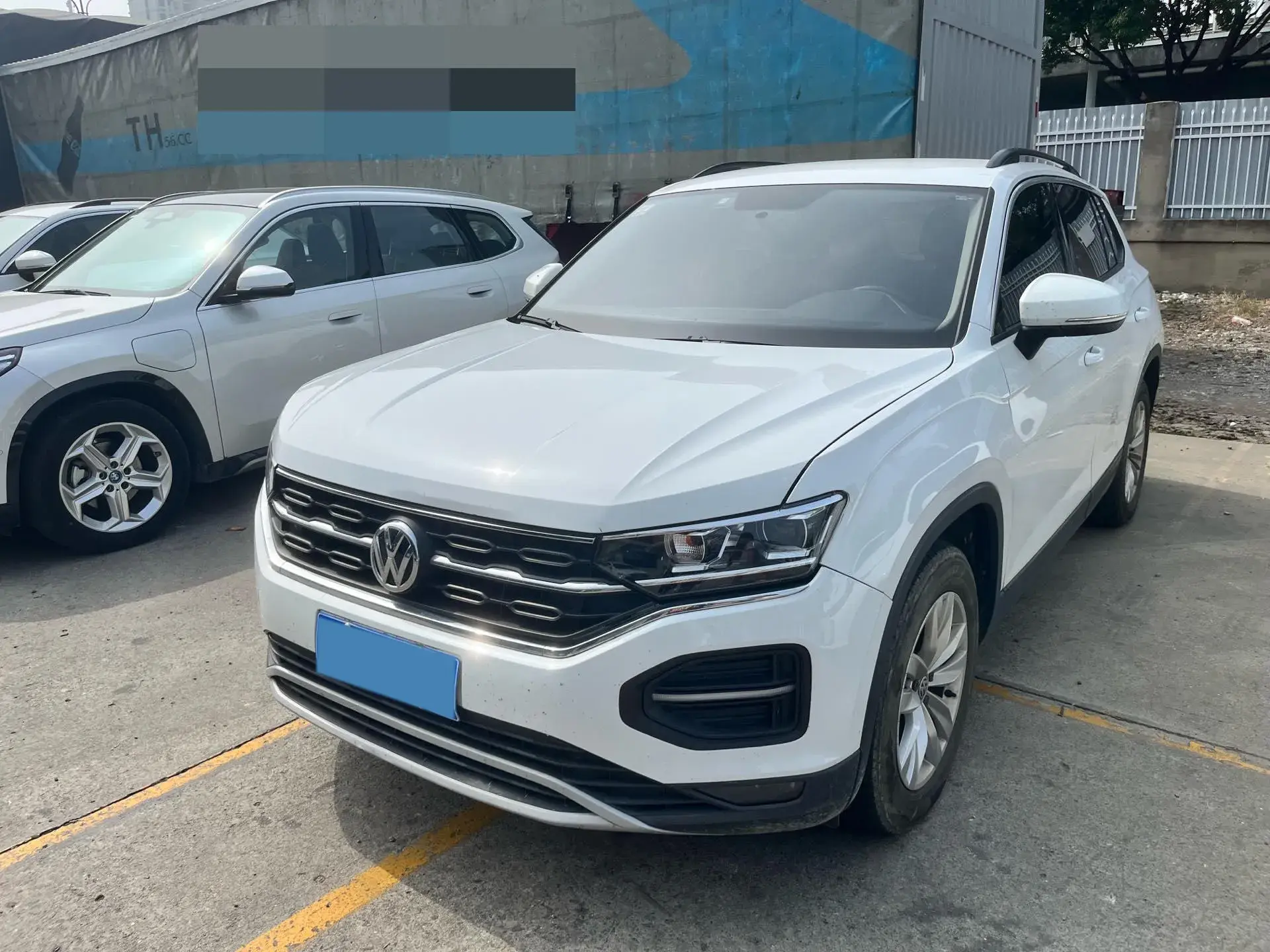 2020 VOLKSWAGEN TAYRON view 1