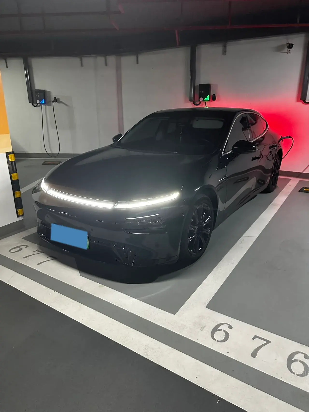 2022 XPENG P7 view 1