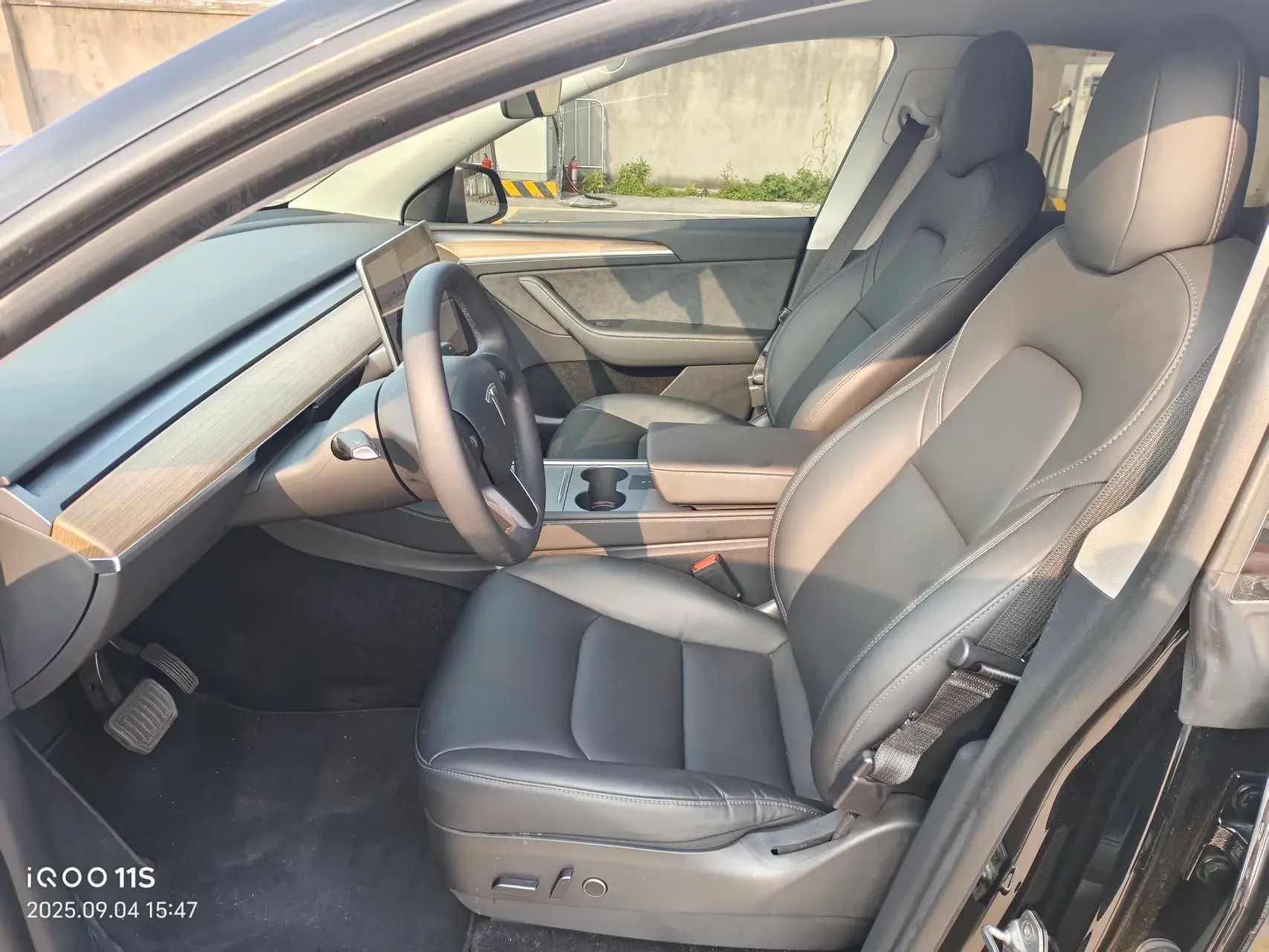 2021 TESLA MODEL thumbnail 4