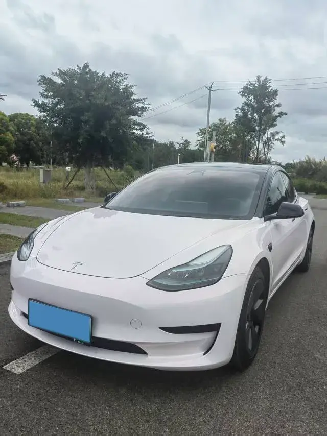 2022 TESLA MODEL view 1