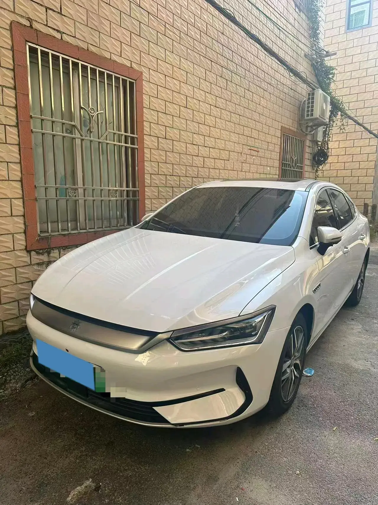 2023 BYD QIN view 1
