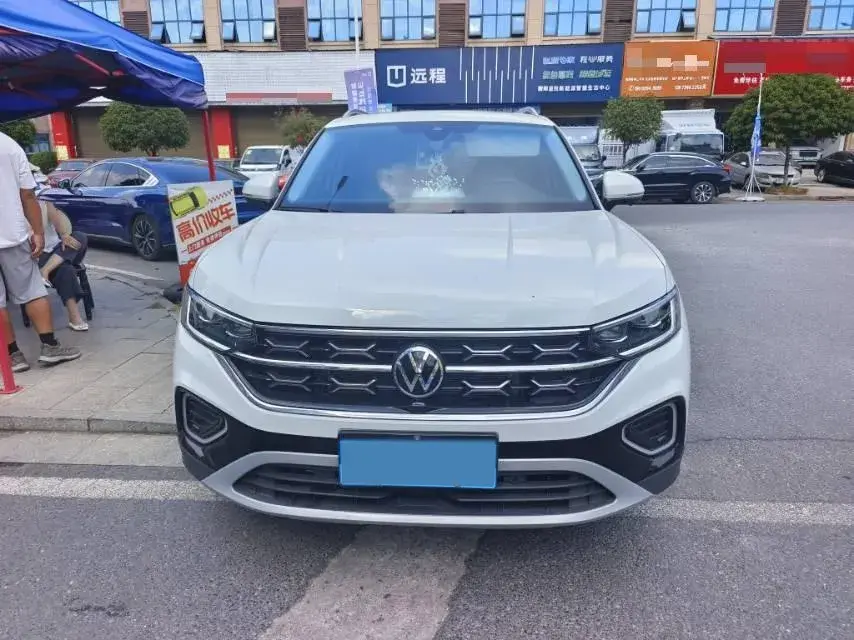 2024 VOLKSWAGEN TAYRON thumbnail 2