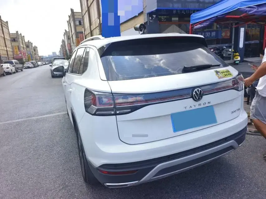 2024 VOLKSWAGEN TAYRON thumbnail 3