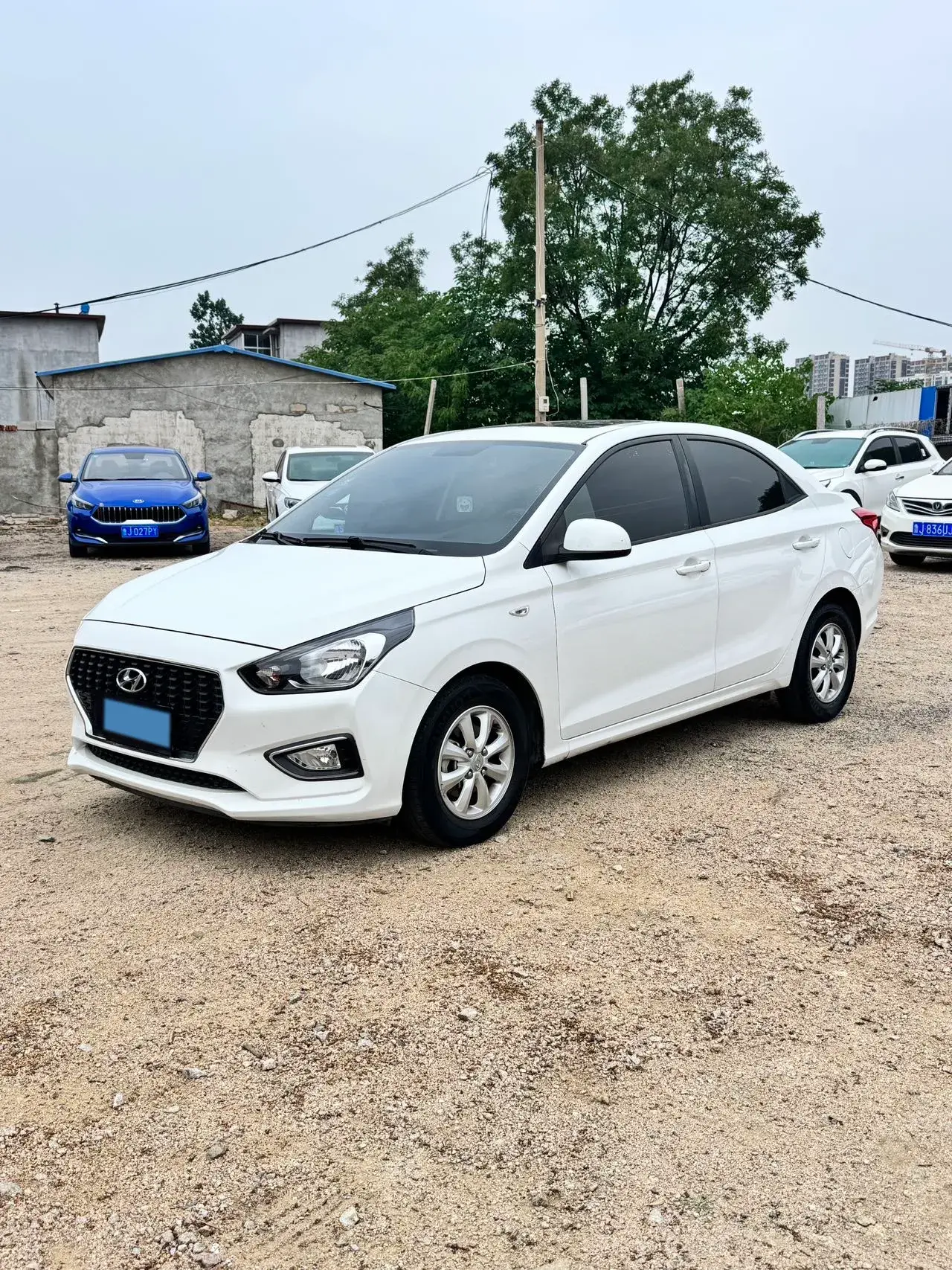 2017 HYUNDAI REINA view 1