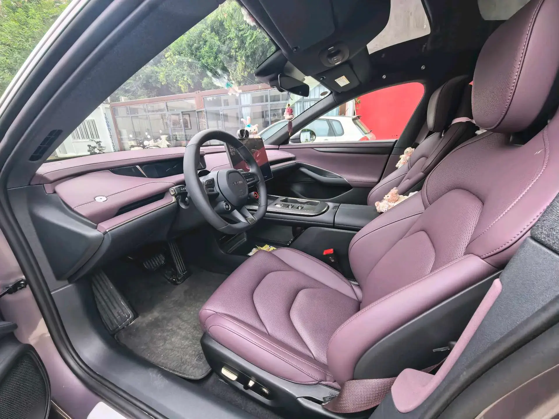 2024 MI SU7 thumbnail 3