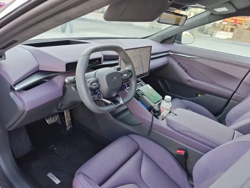 2025 XPENG P7 thumbnail 4