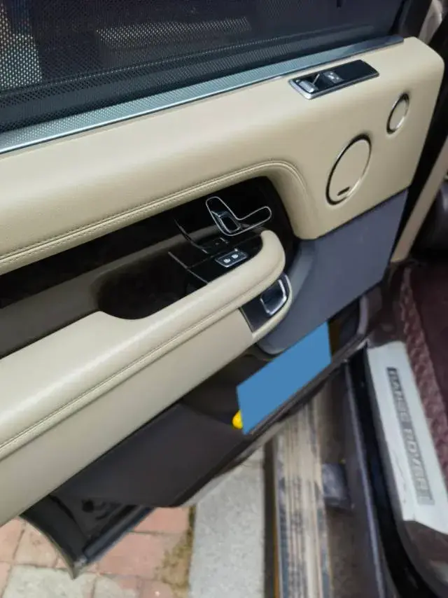 2021 LAND ROVER thumbnail 4