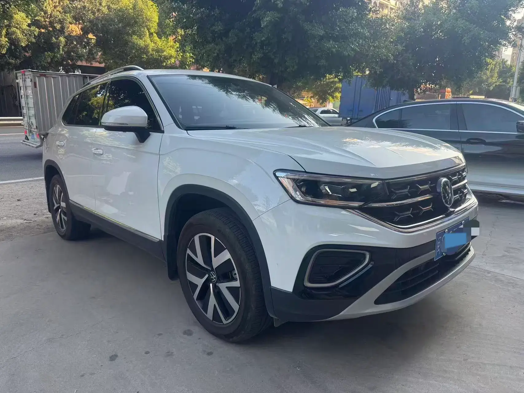 2025 VOLKSWAGEN TAYRON thumbnail 2