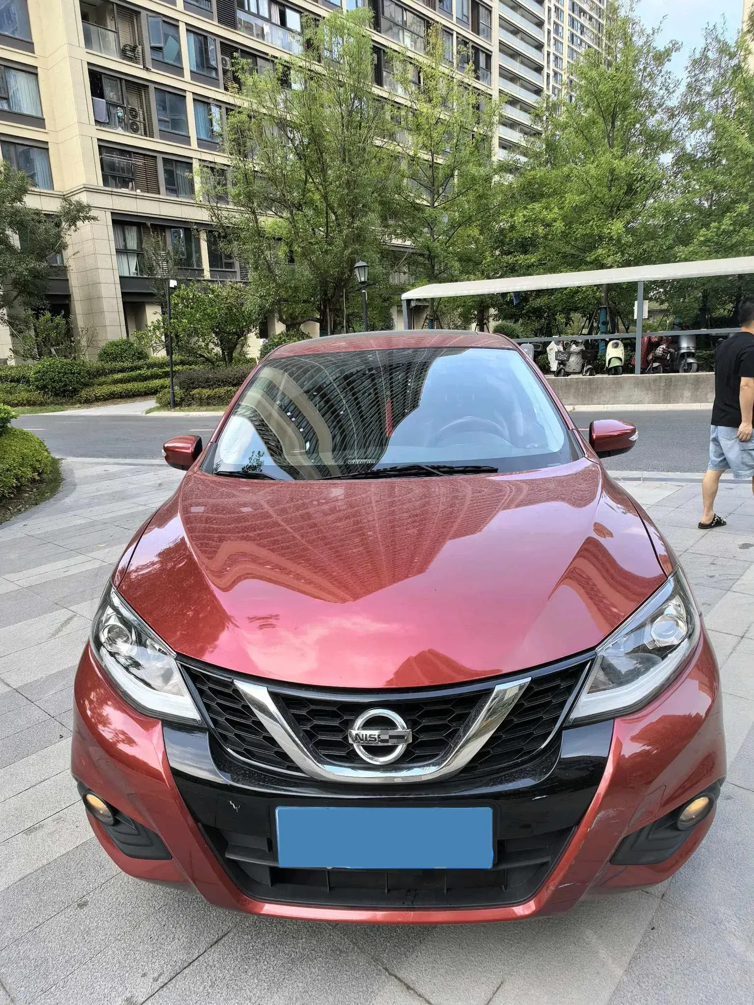 2020 NISSAN TIIDA thumbnail 2
