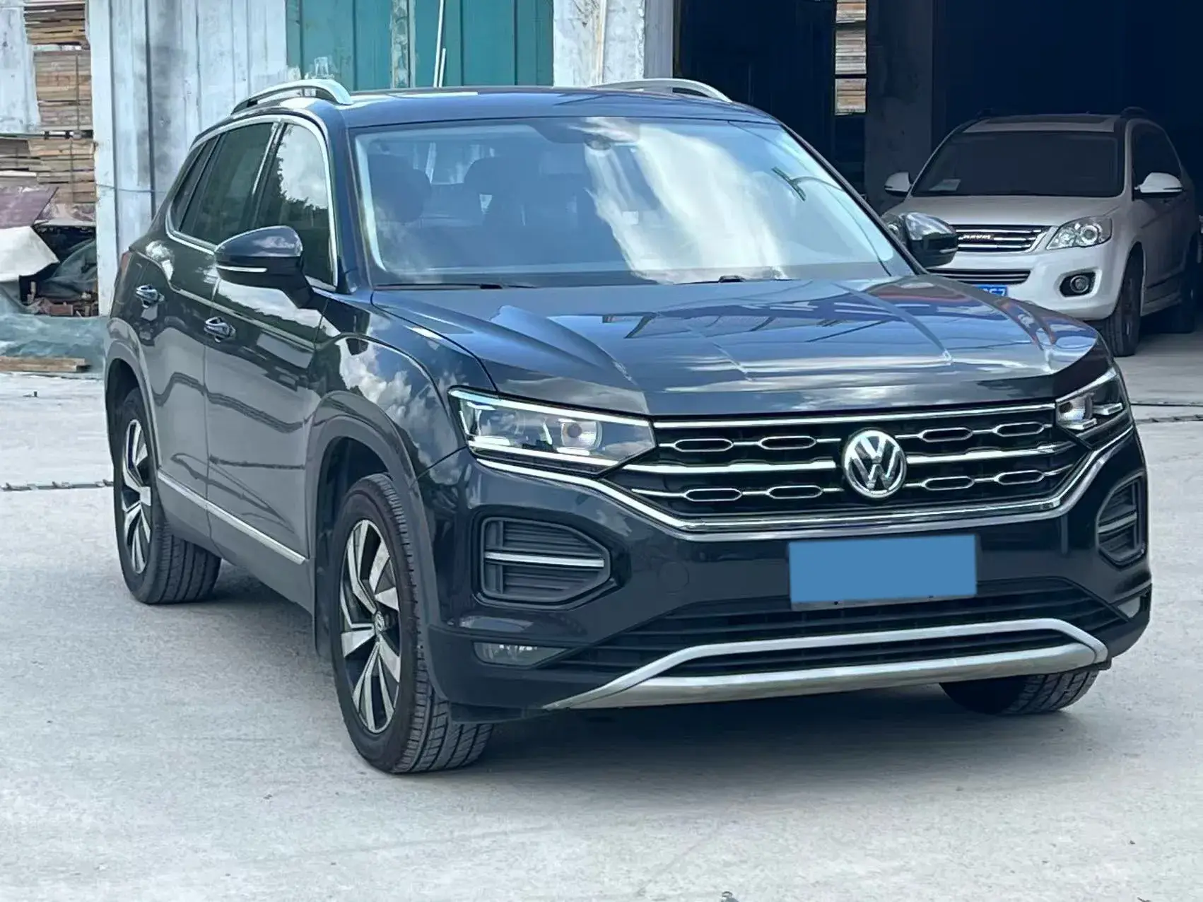 2019 VOLKSWAGEN TAYRON thumbnail 3