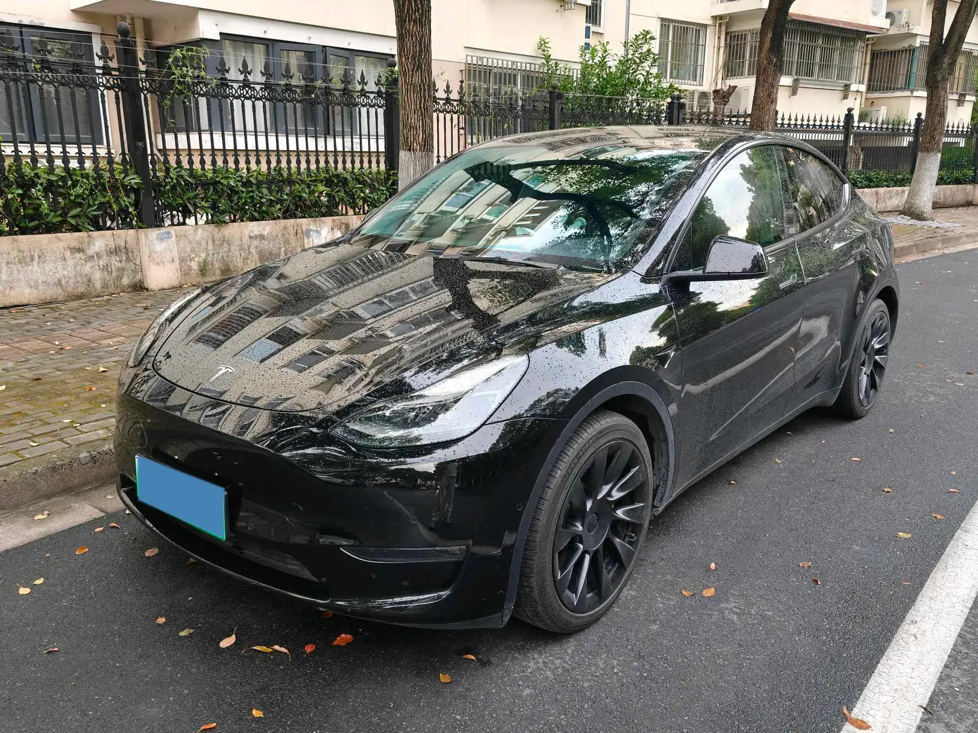 2021 TESLA MODEL view 1