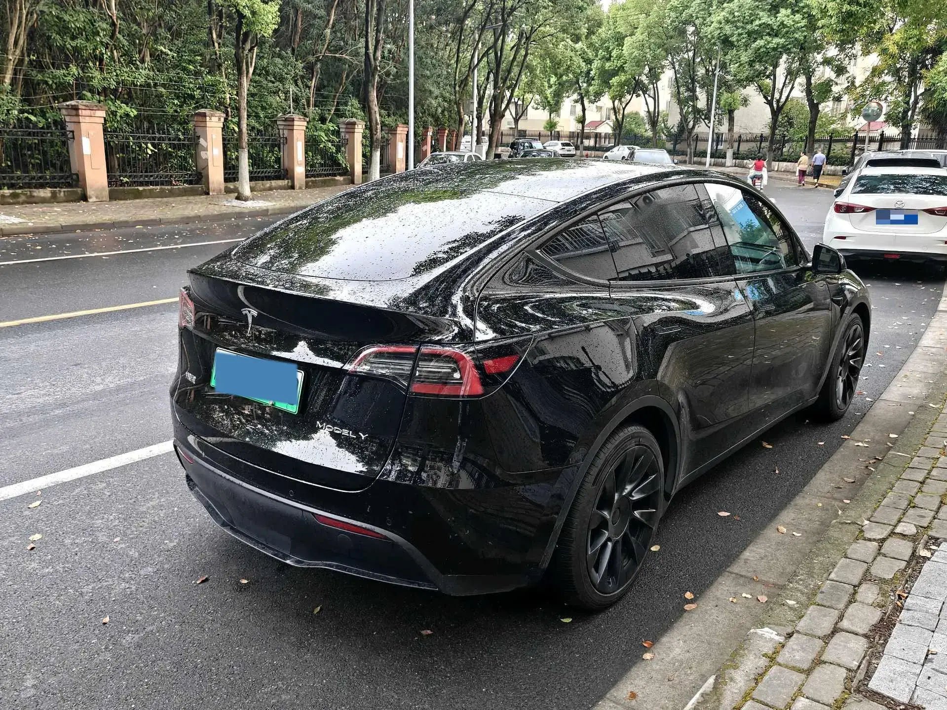 2021 TESLA MODEL thumbnail 4