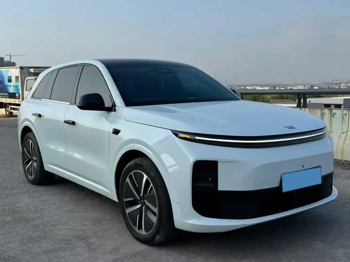 2024 LI L6 thumbnail 3