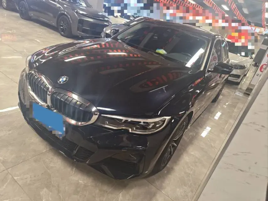 2021 BMW 3 view 1