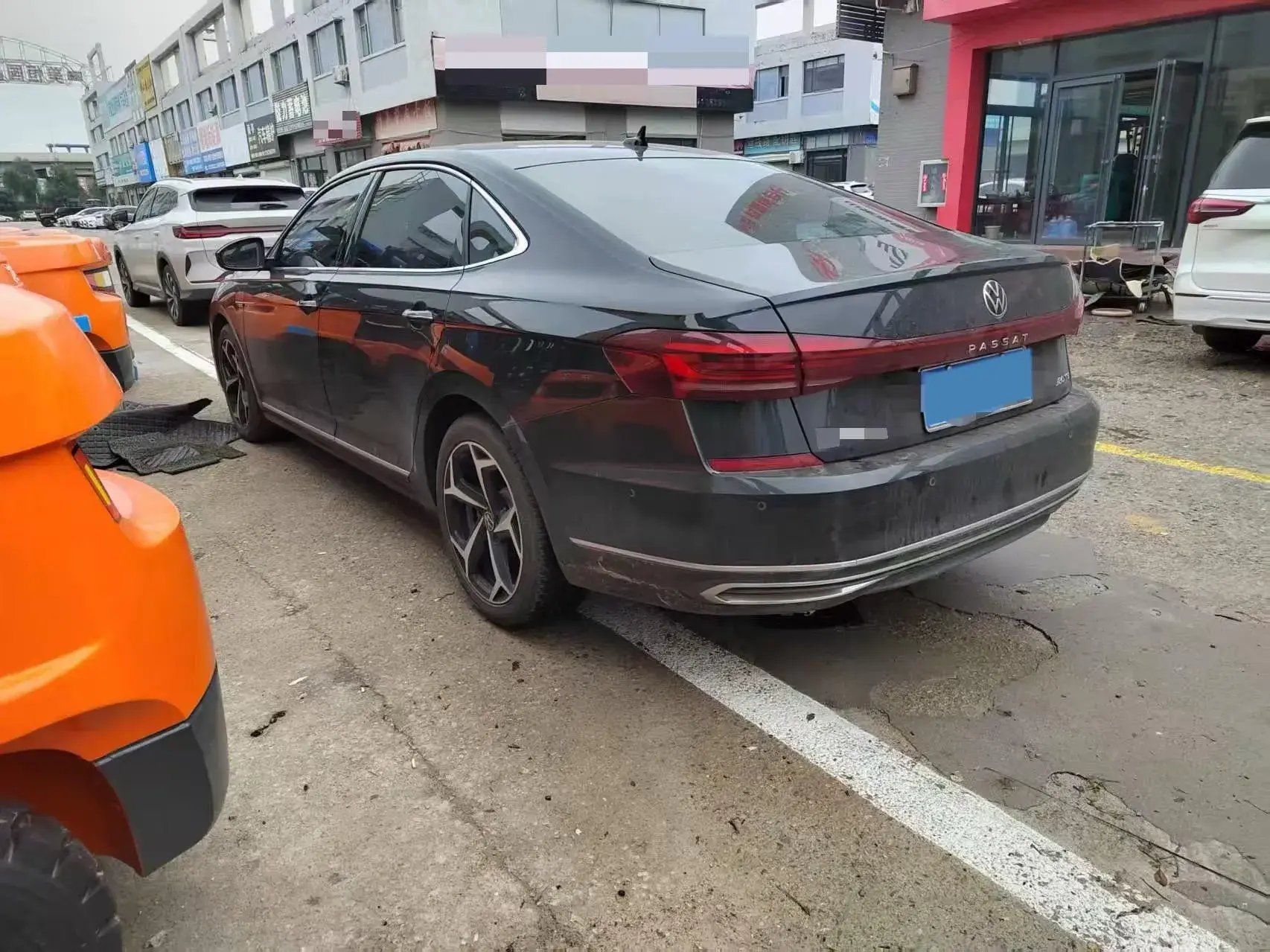 2024 VOLKSWAGEN PASSAT thumbnail 4