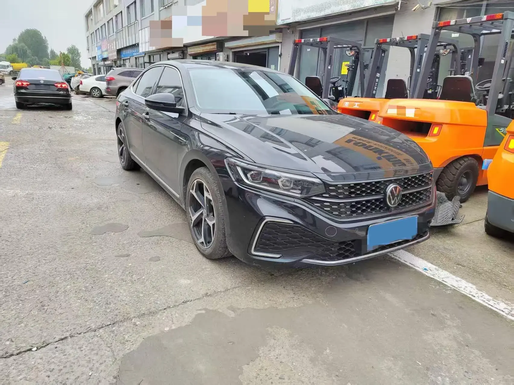 2024 VOLKSWAGEN PASSAT thumbnail 2