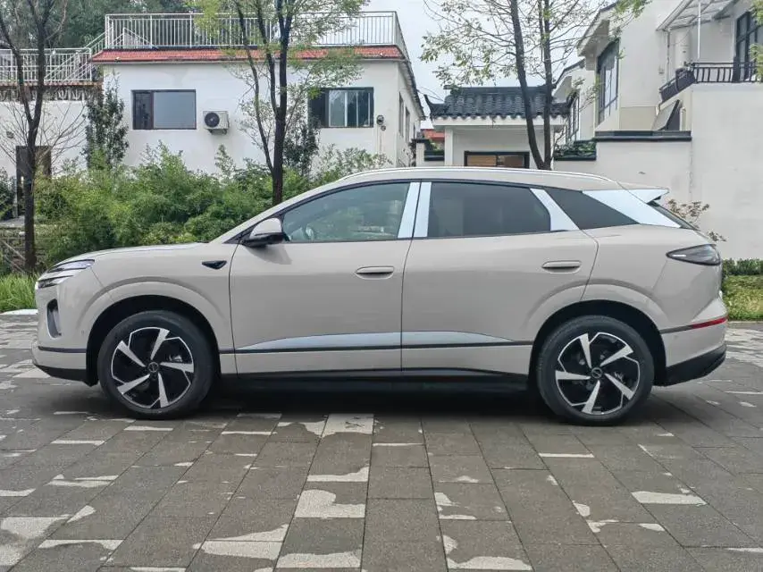 2025 BYD SEA thumbnail 3