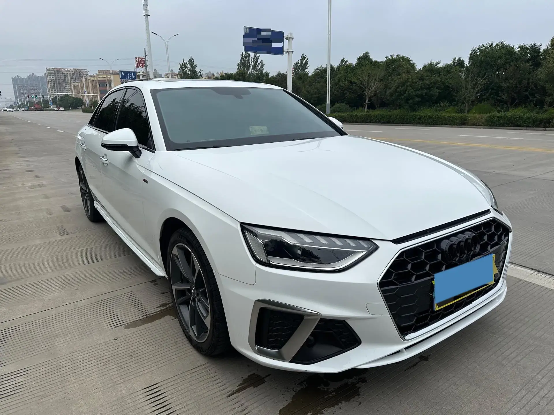 2020 AUDI A4L thumbnail 2