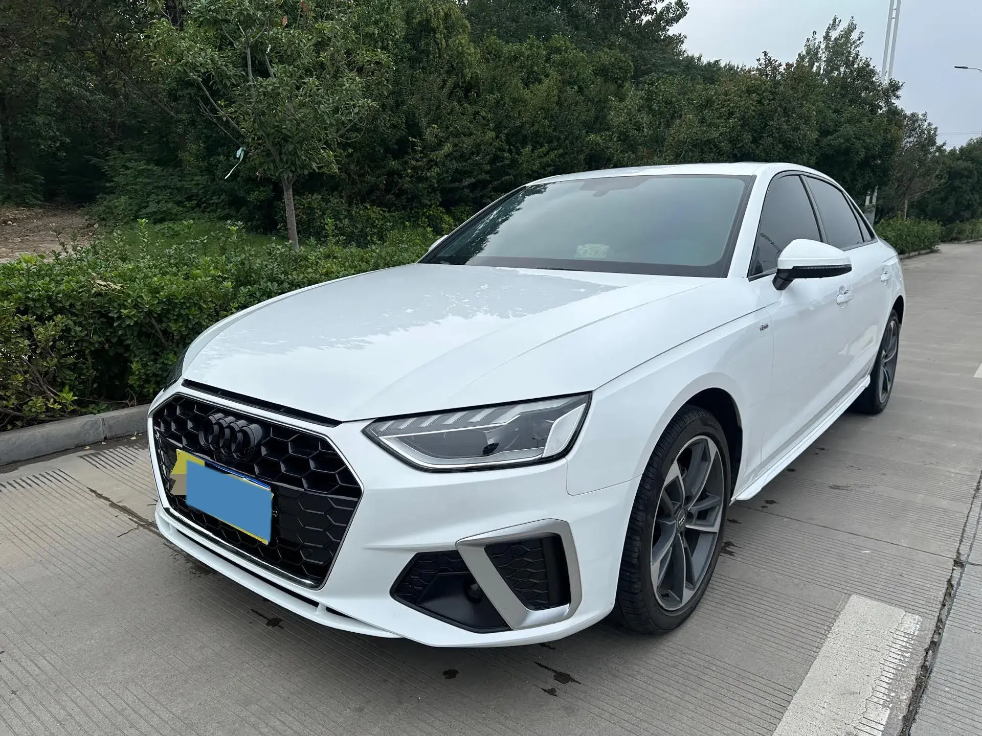 2020 AUDI A4L view 1