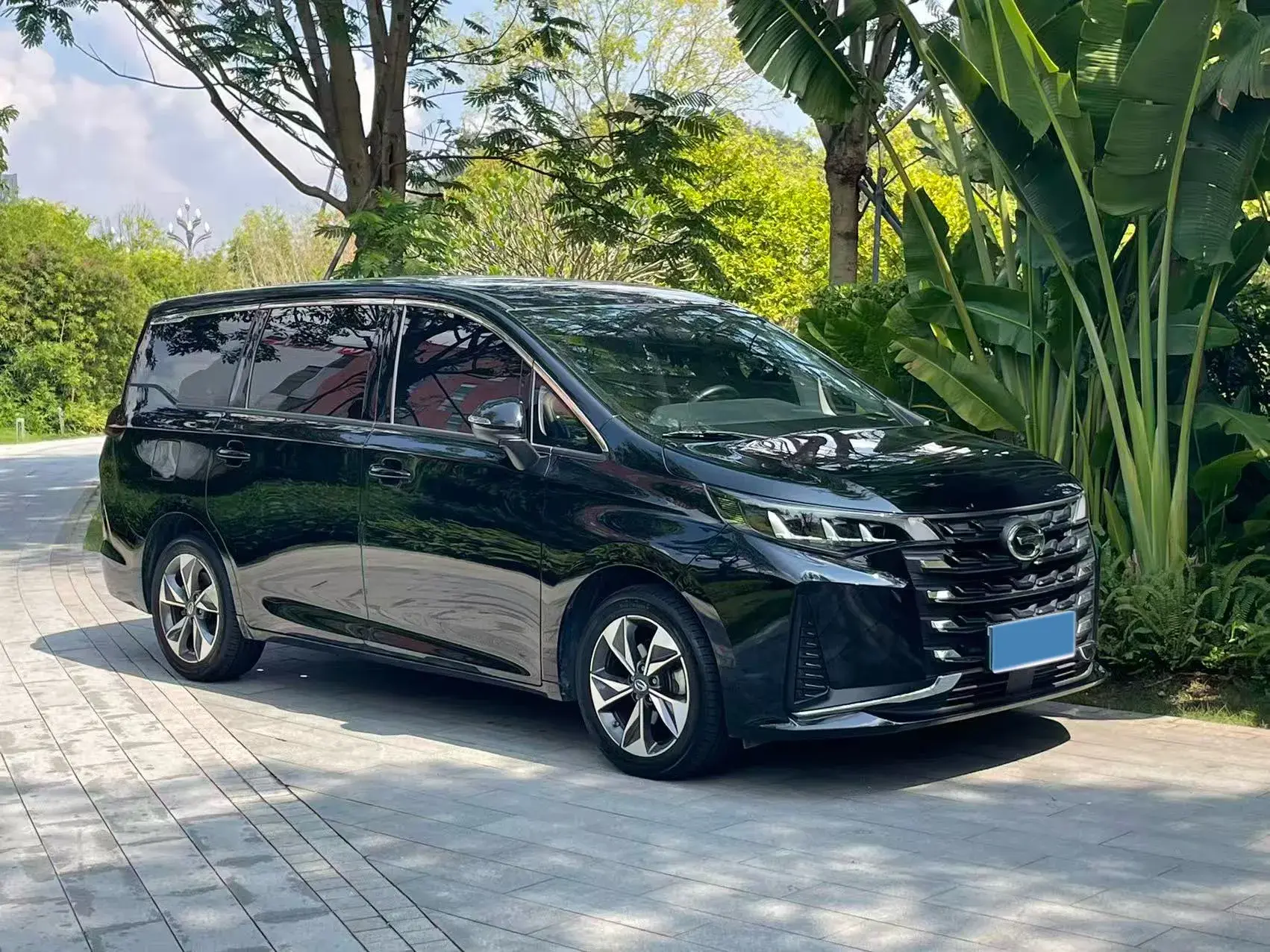 2021 GAC TRUMPCHI thumbnail 3