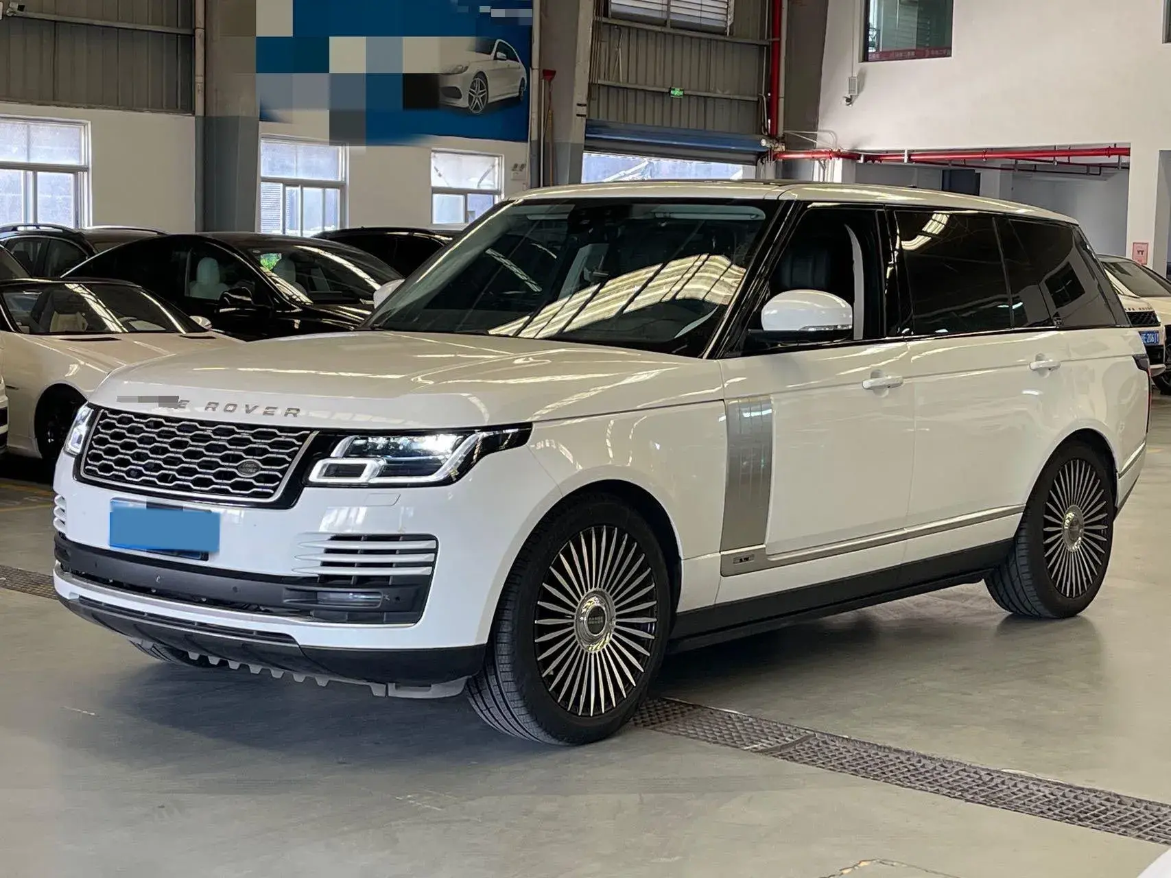 2020 LAND ROVER view 1