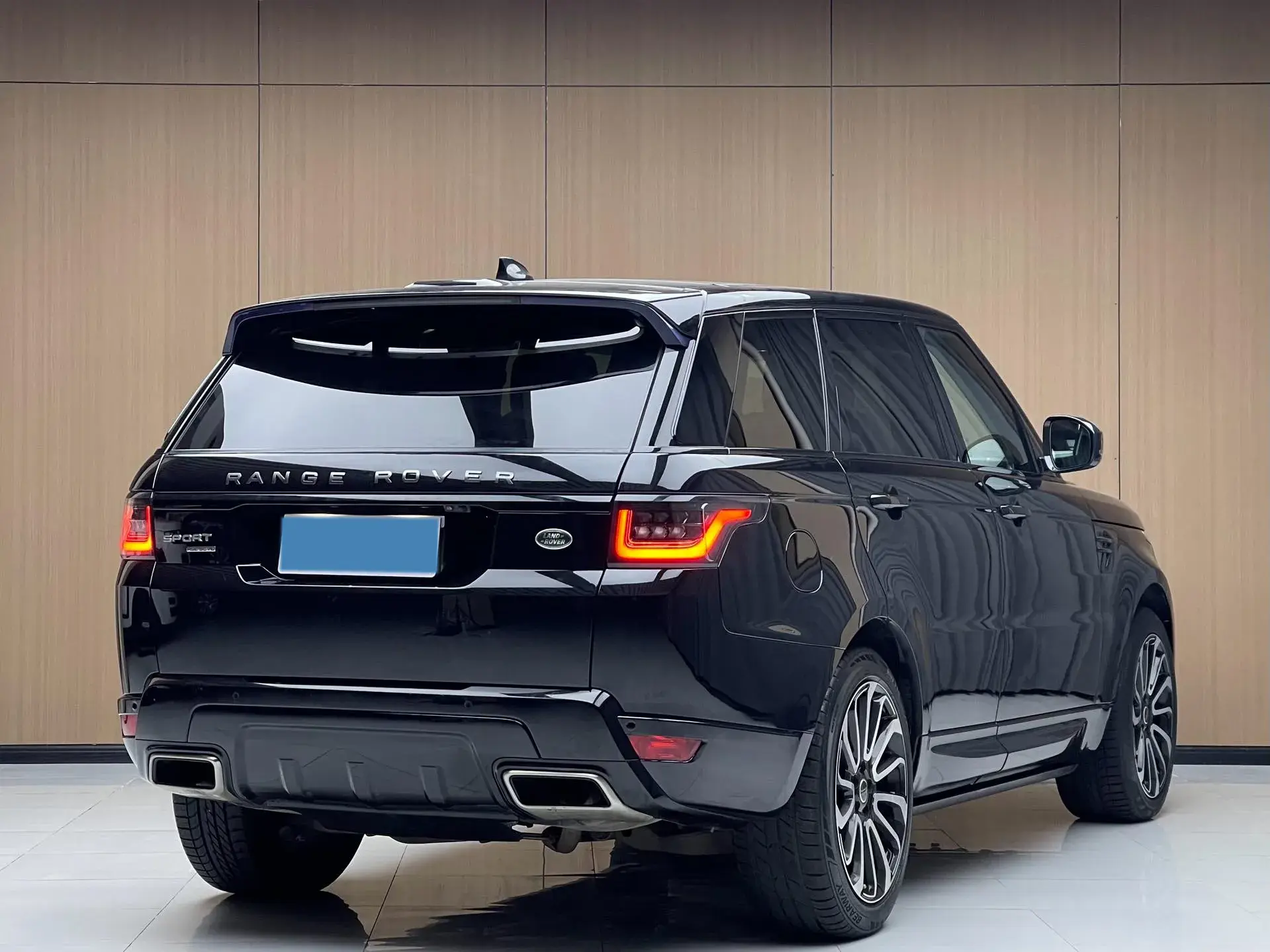 2019 LAND ROVER thumbnail 3