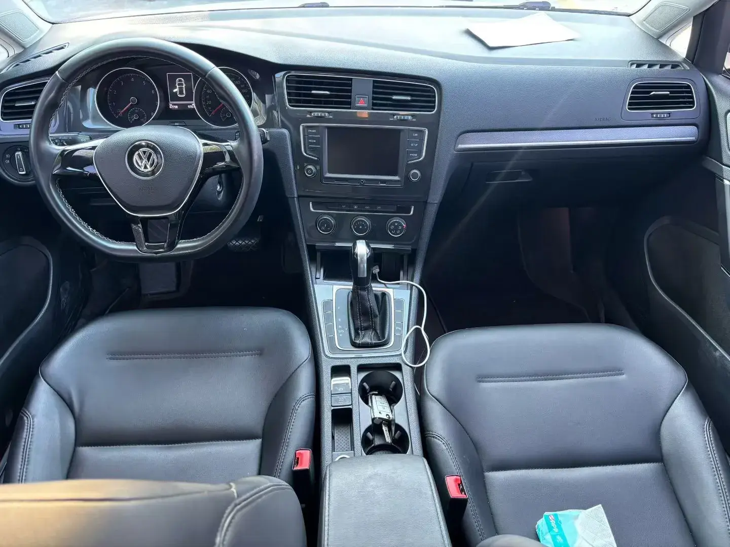 2017 VOLKSWAGEN GOLF thumbnail 4