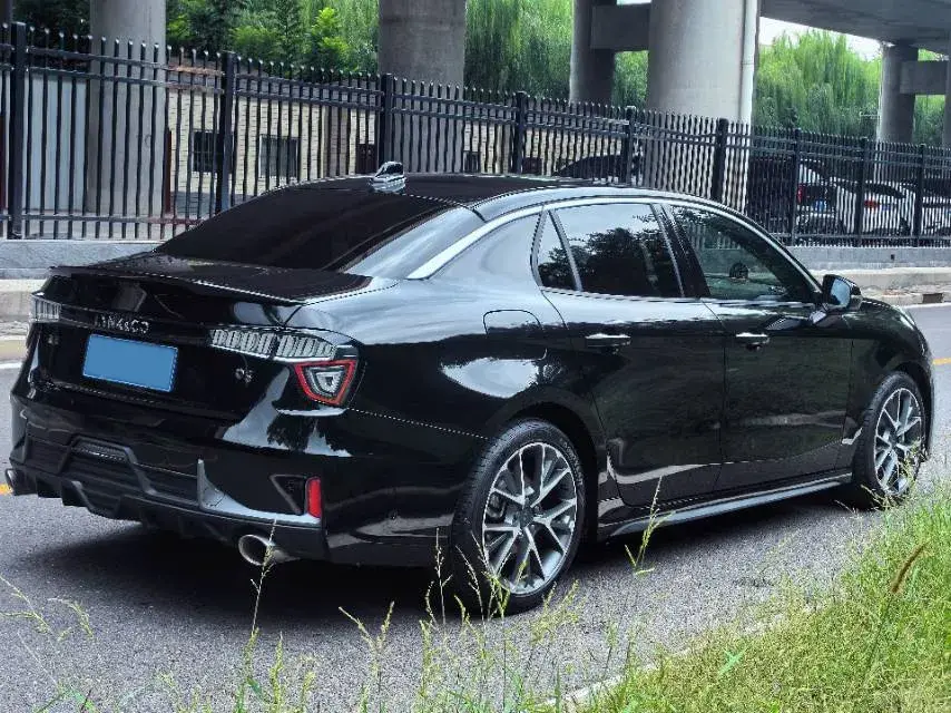 2022 LYNK&CO 03 thumbnail 3