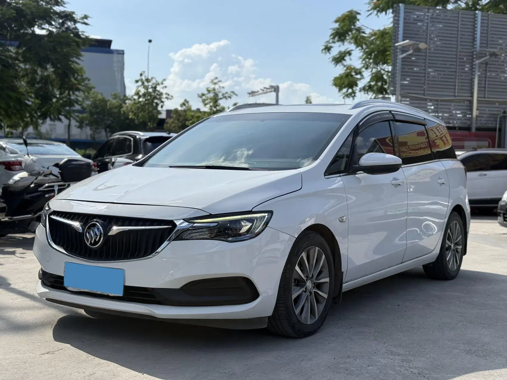 2021 BUICK GL6 view 1