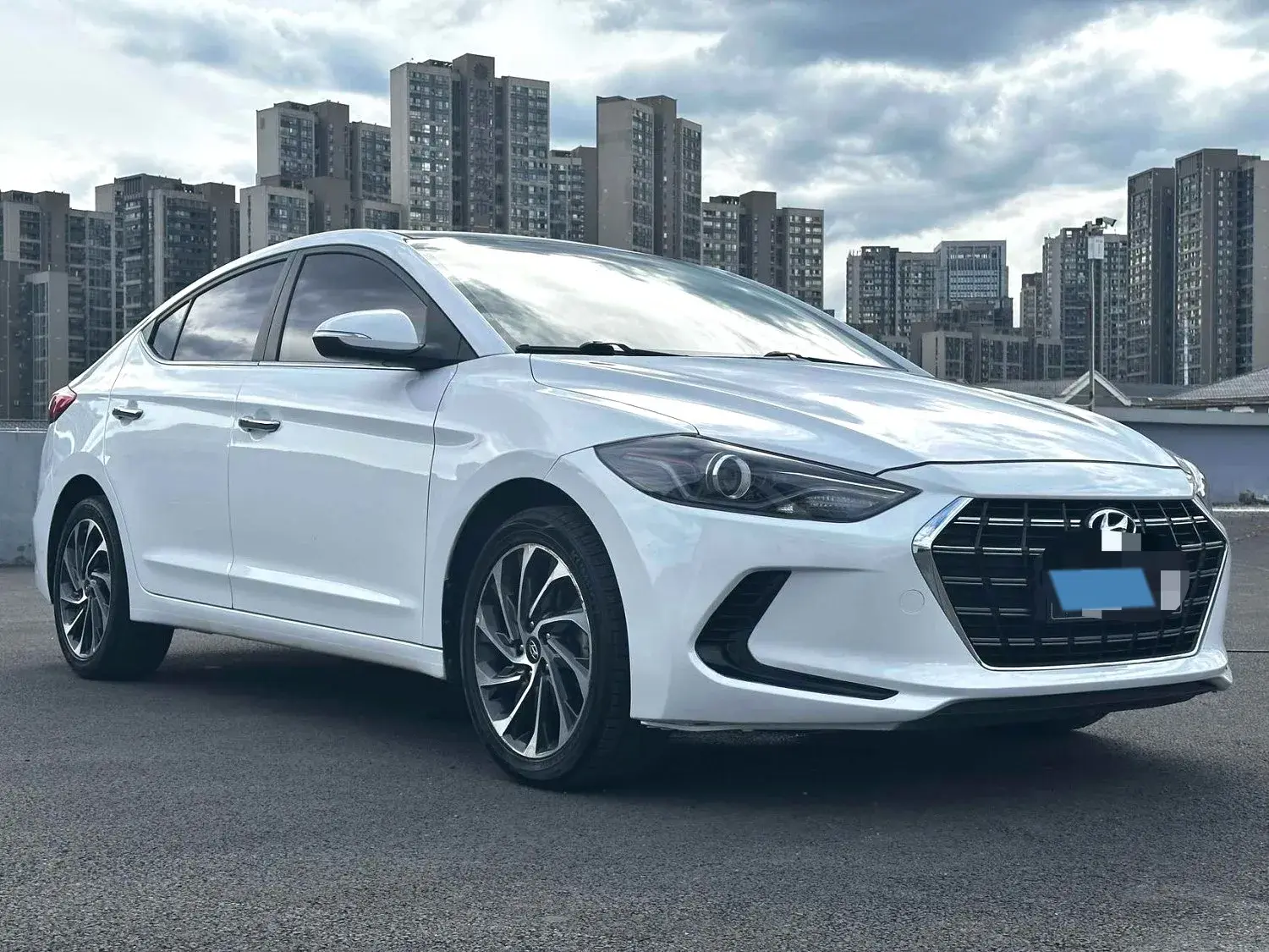 2020 HYUNDAI ELANTRA thumbnail 3