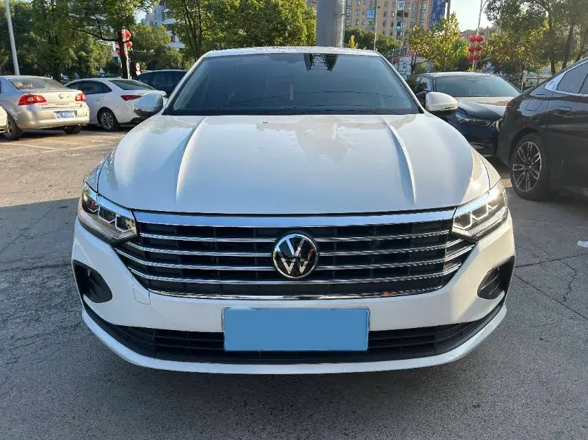 2023 VOLKSWAGEN LAVIDA thumbnail 2