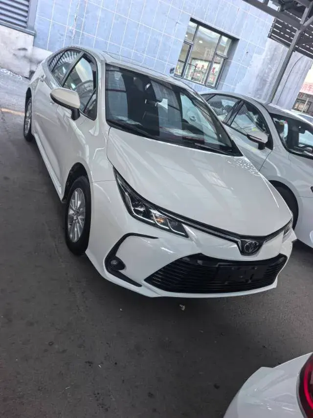 2019 TOYOTA COROLLA thumbnail 2
