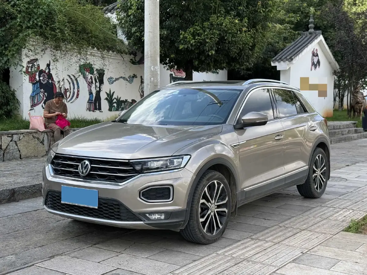 2018 Volkswagen T-Roc 1.4T 150HP L4 7DCT
