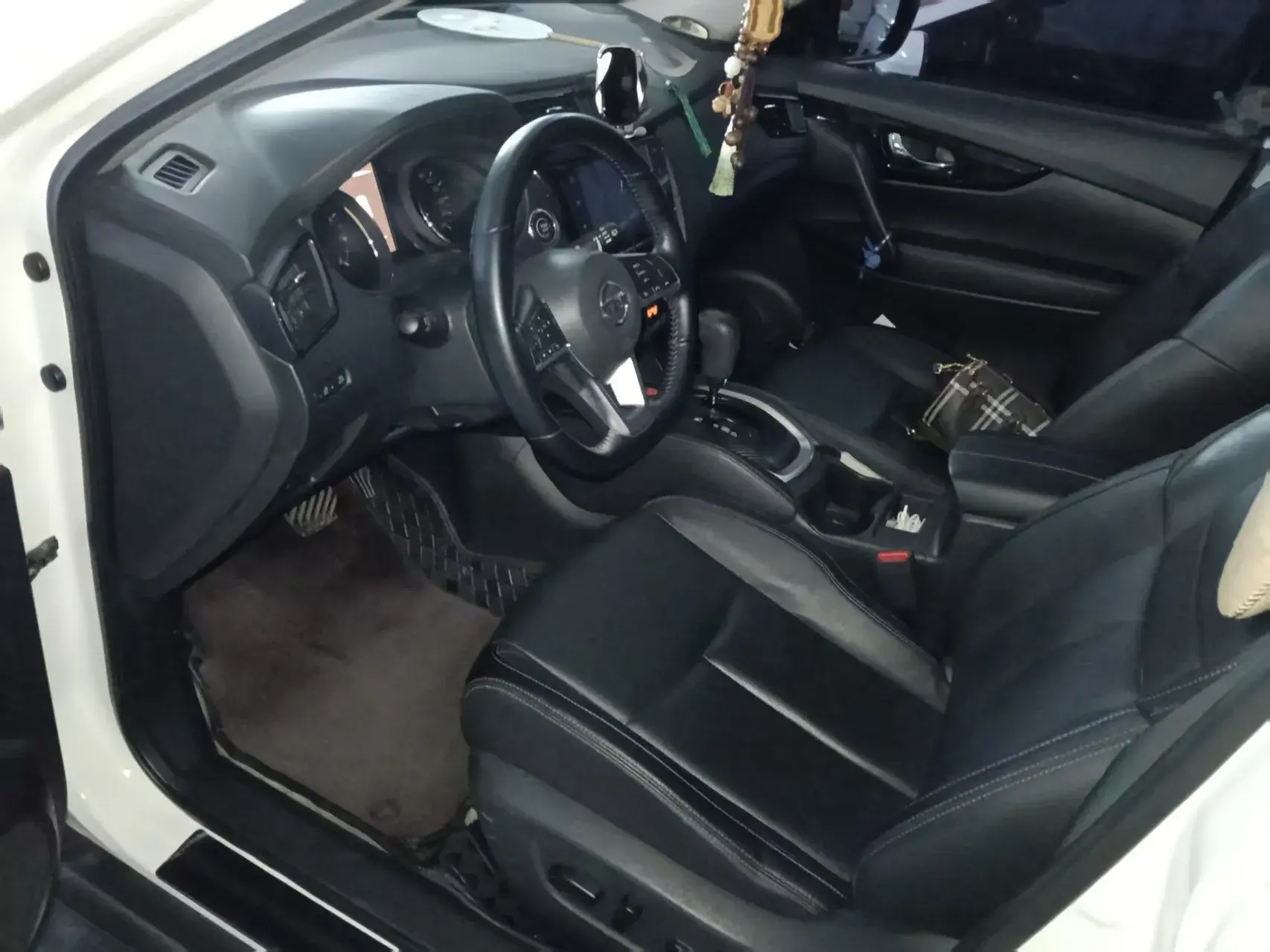 2020 NISSAN X-TRAIL thumbnail 3