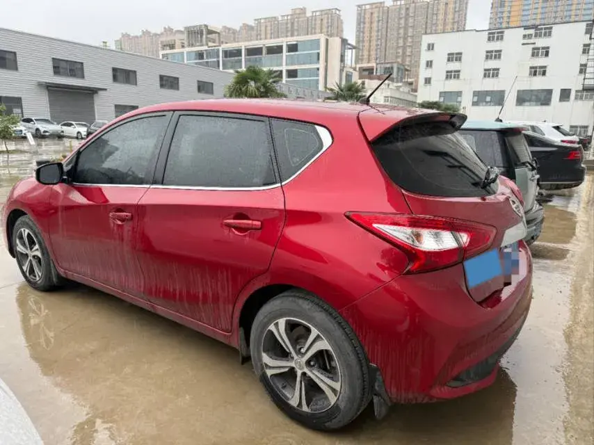 2020 NISSAN TIIDA thumbnail 4